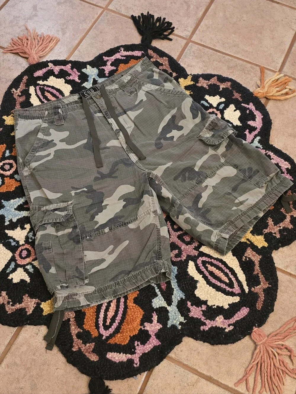 🔥🔥Y2K CSG camo cargo shorts 🔥🔥Size 34 heavy duty camo cargo skater hiphop